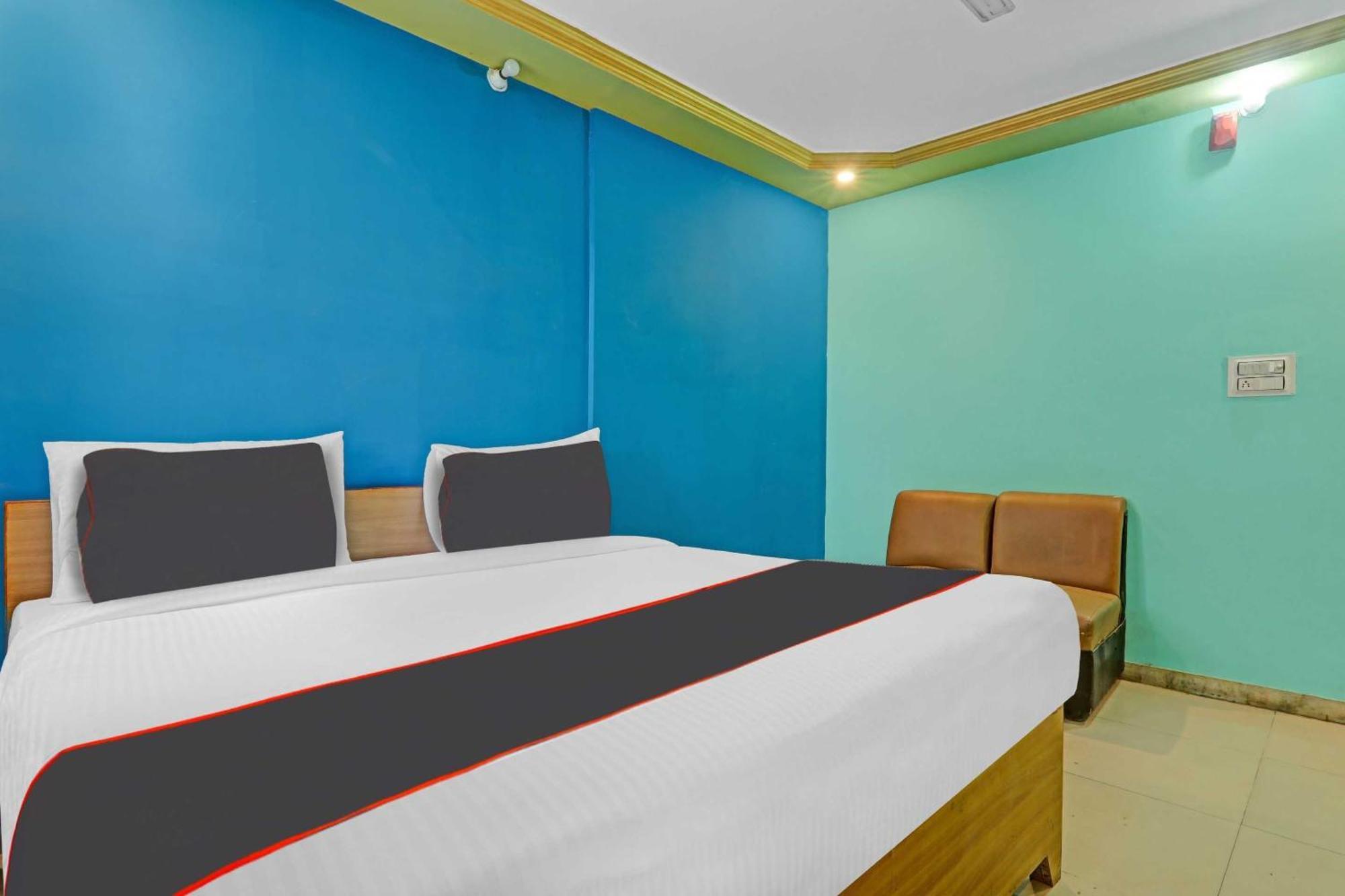 Collection O Premier Near Hazratganj Hotel ลัคเนา ภายนอก รูปภาพ