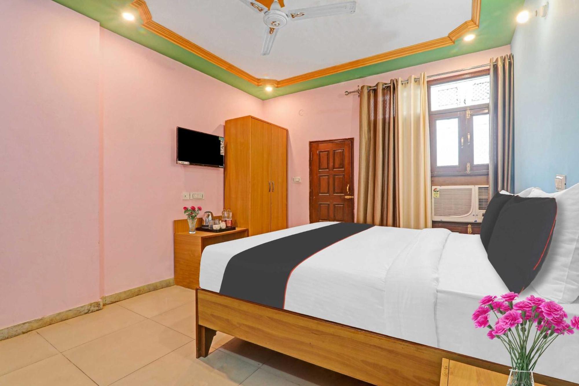 Collection O Premier Near Hazratganj Hotel ลัคเนา ภายนอก รูปภาพ